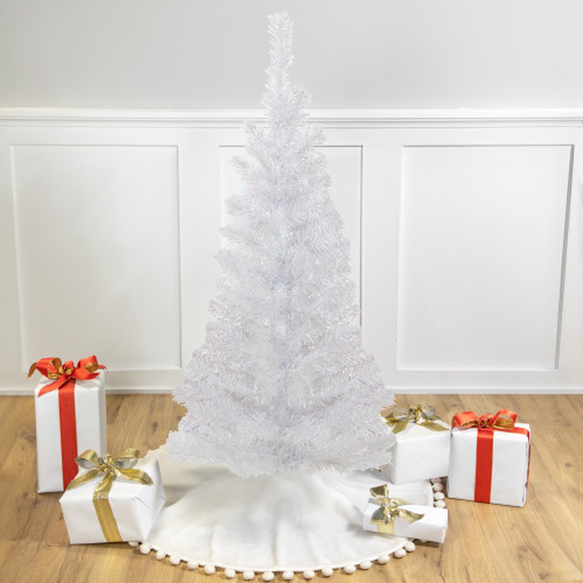 Medium Rockport White Pine Artificial Christmas Tree - 4' - Unlit