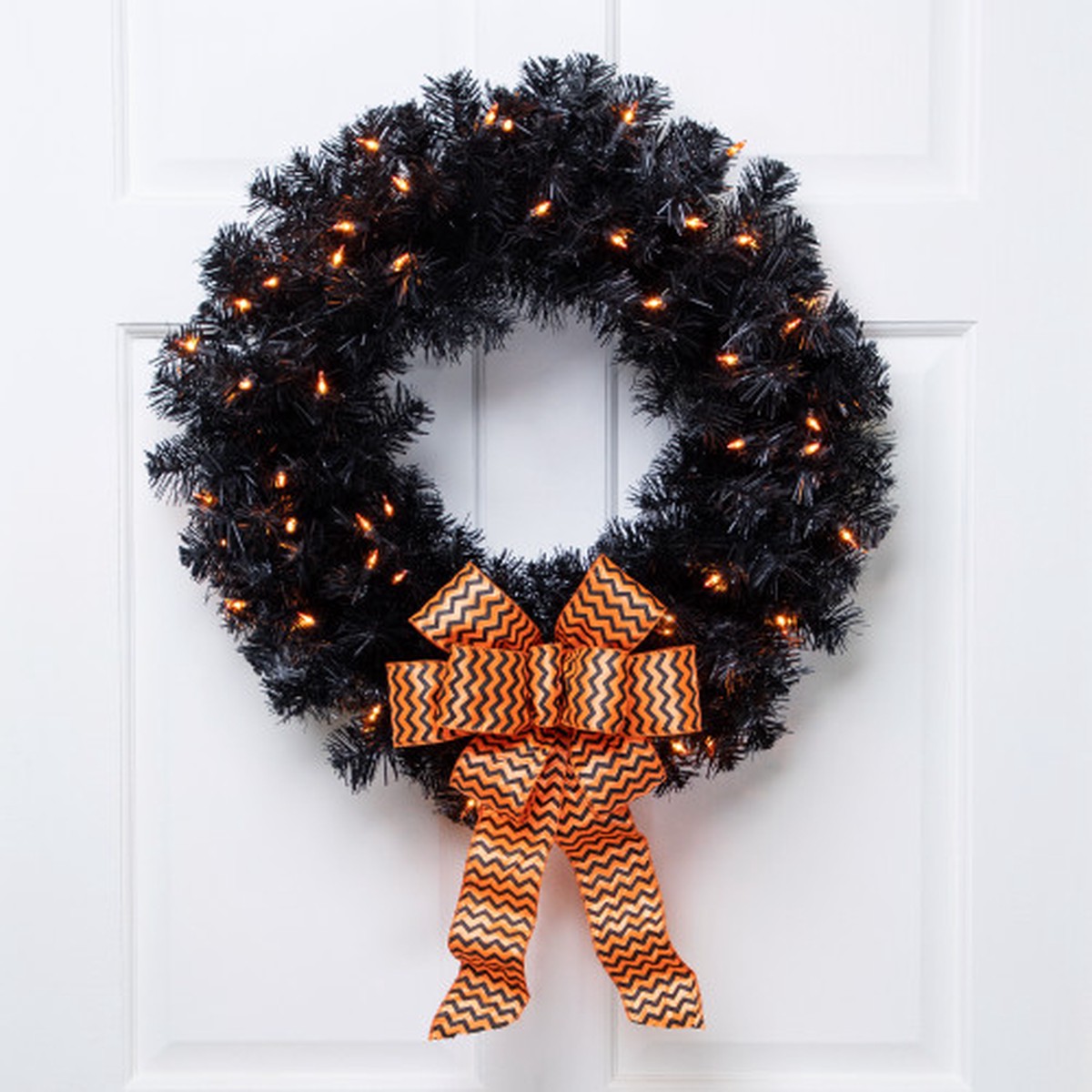 24″ Pre-Lit Noble Spruce Artificial Halloween Wreath – Black – Orange Lights