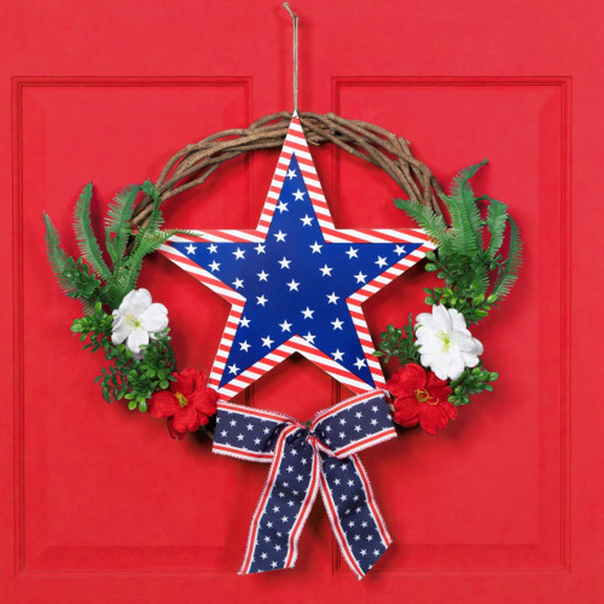 24" Americana Star with Fern Leaves and Flowers 4th of July Twig Wreath