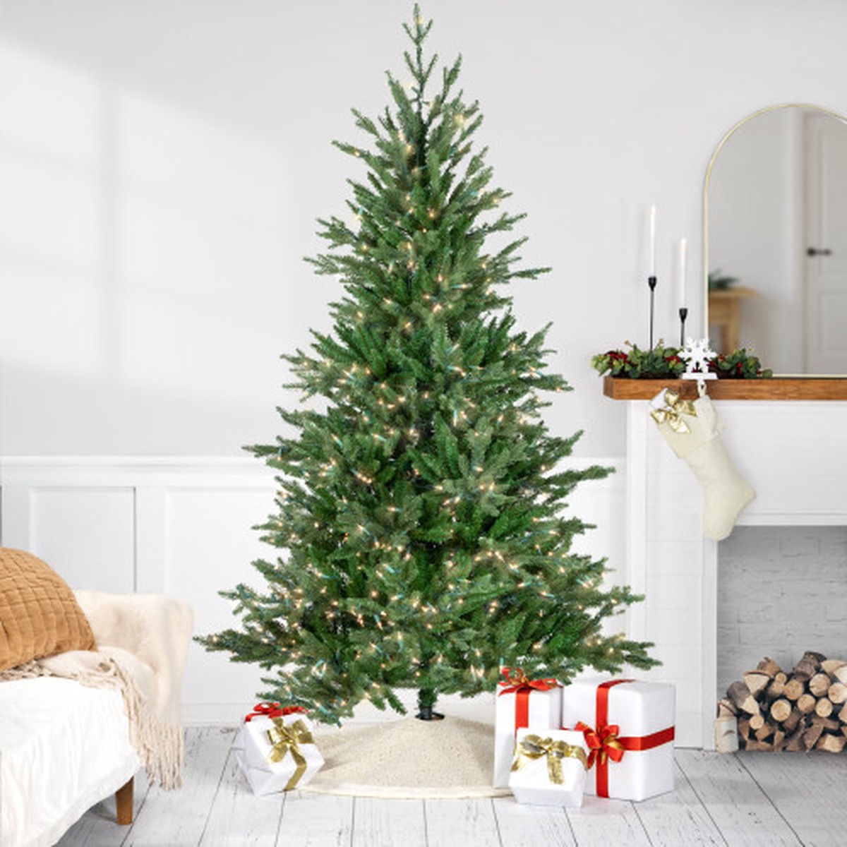 Real Touch Pre-Lit Medium Grande Spruce Artificial Christmas Tree – 7′ – Clear Lights