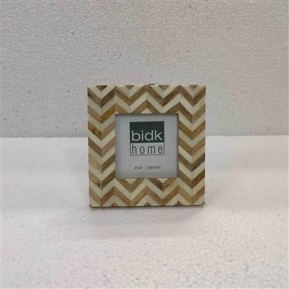 Zig Zag Picture Frame – for 4″ x 4″ Photo – White and Brown