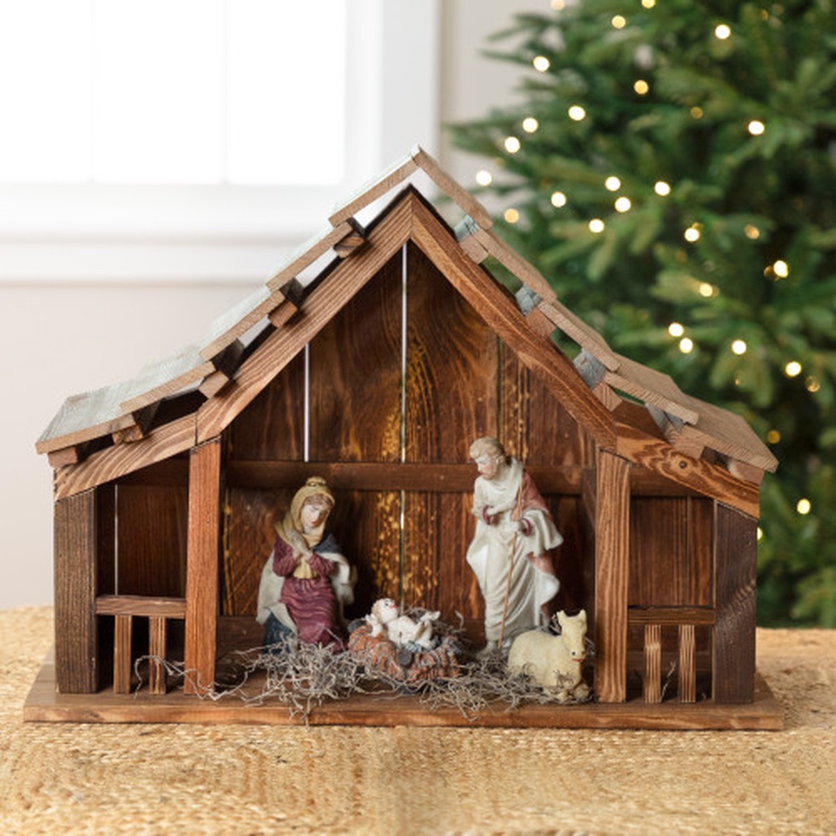 Wooden Nativity Stable with Railing – 20.25″