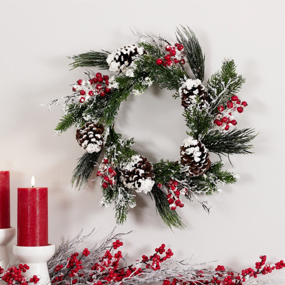 20″ Snow Mixed Pine Berry Small Artificial Christmas Wreath – Unlit