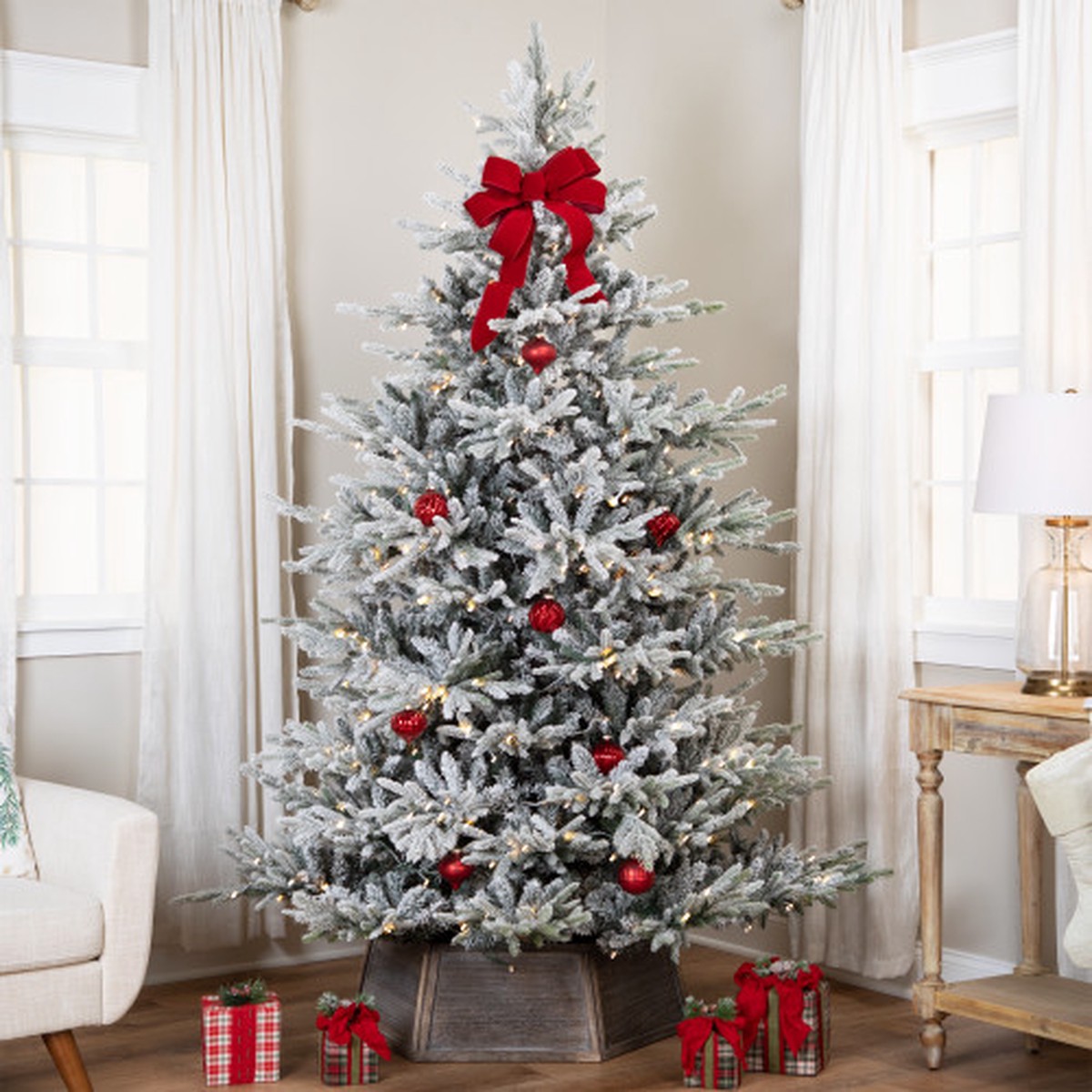 Real Touch Pre-Lit Flocked Grand Teton Pine Artificial Christmas Tree – 7.5′ Warm White LED