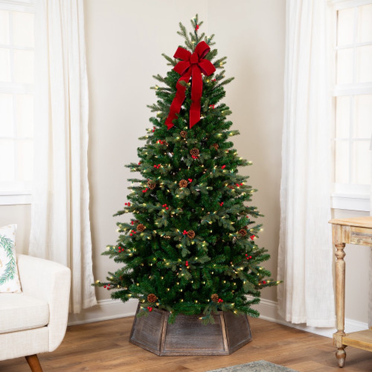 Real TouchPre-Lit Mixed Noble Spruce Artificial Christmas Tree – 6.5′ – Clear
