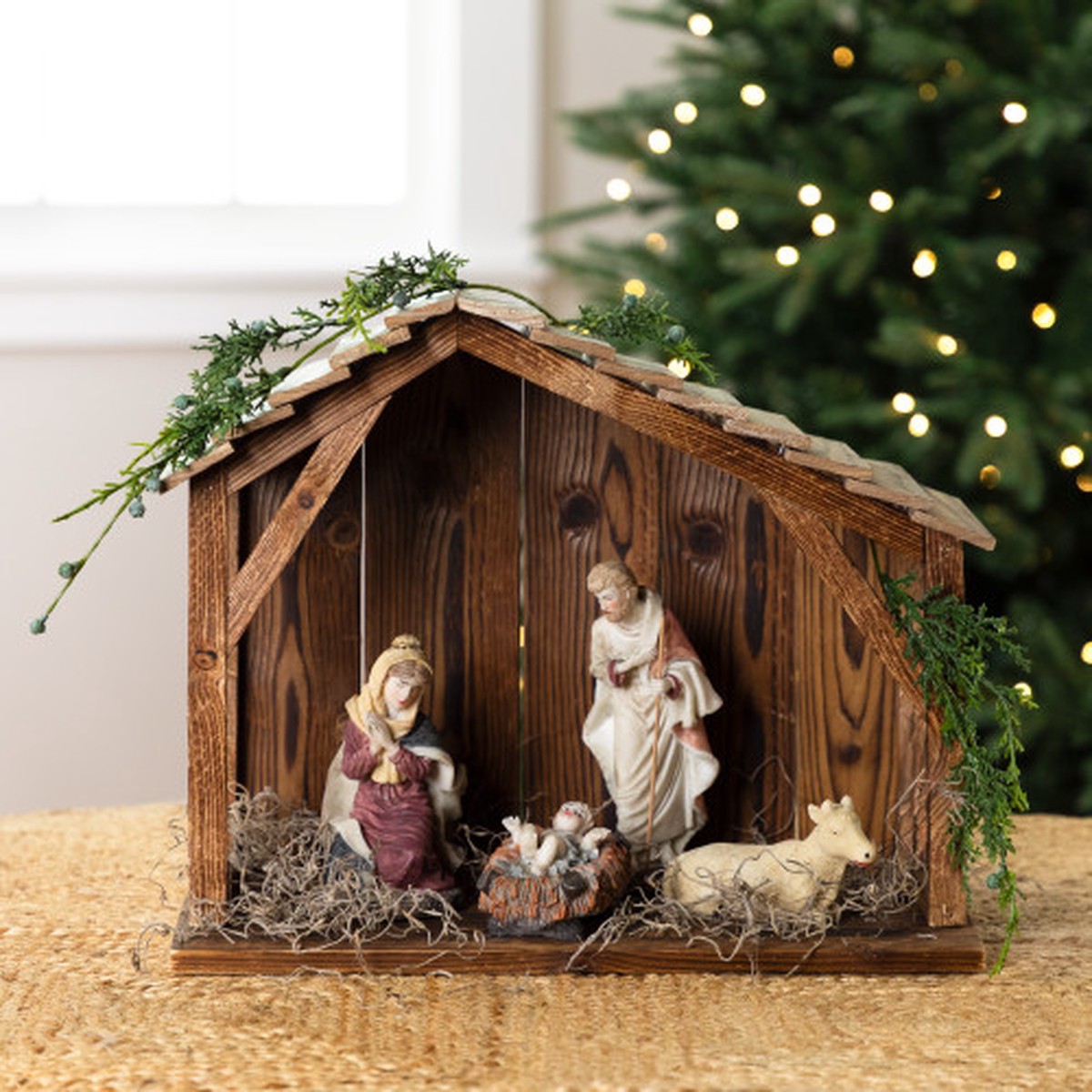 Wooden Christmas Nativity Stable – 15.25″ – Brown