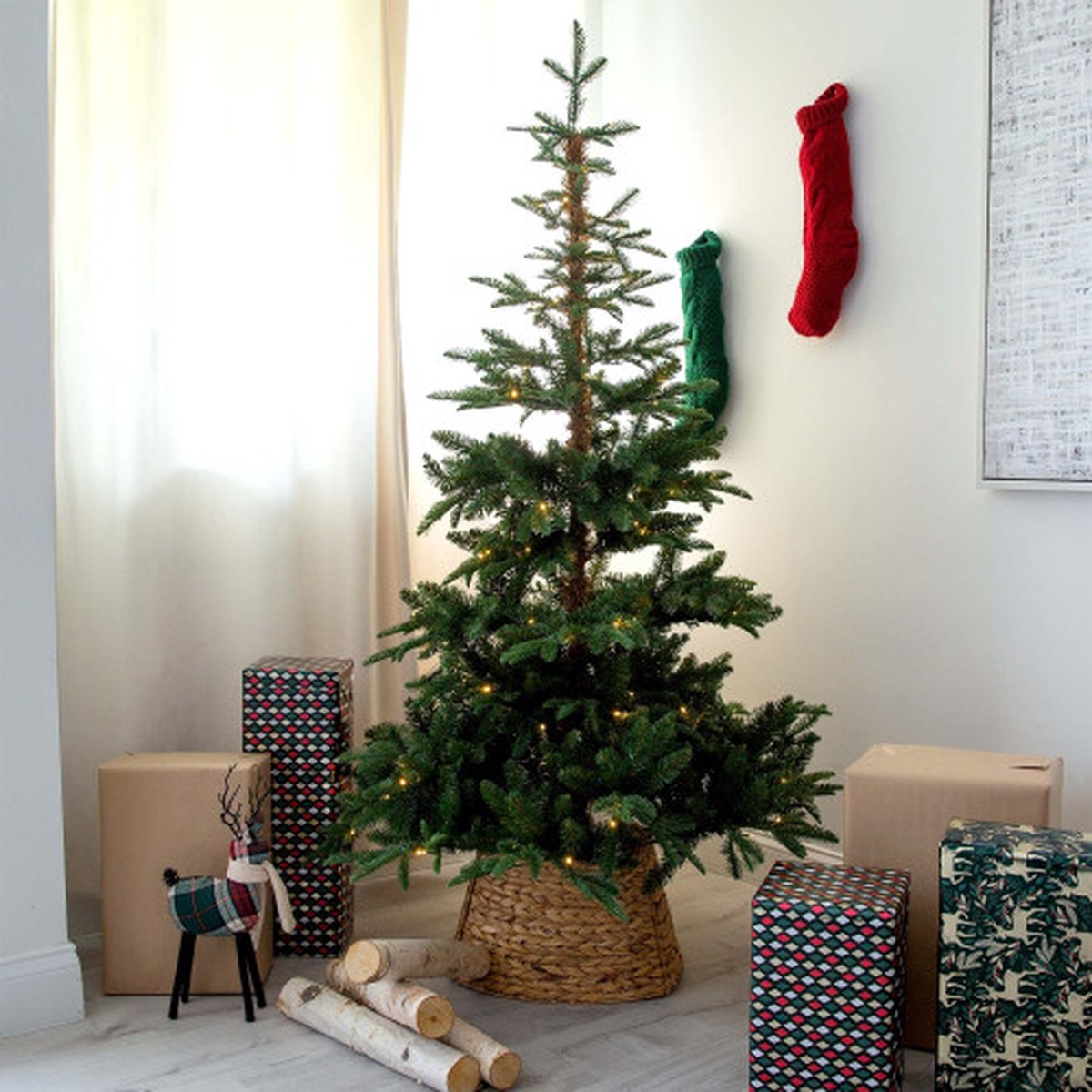 Pre-lit Medium Idaho Mixed Fir Artificial Christmas Tree – 6 – Warm White LED Lights