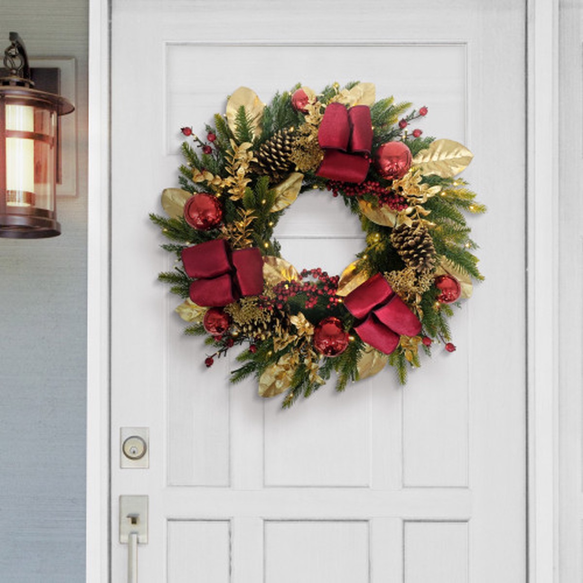 Pre-Lit Artificial Christmas Wreath with Ornaments – 26″ – Warm White LED Lights