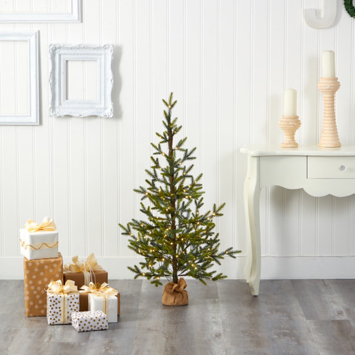 Pre-lit Medium Fraser Fir Artificial Christmas Tree with Burlap Base – 4 – Clear LED Lights