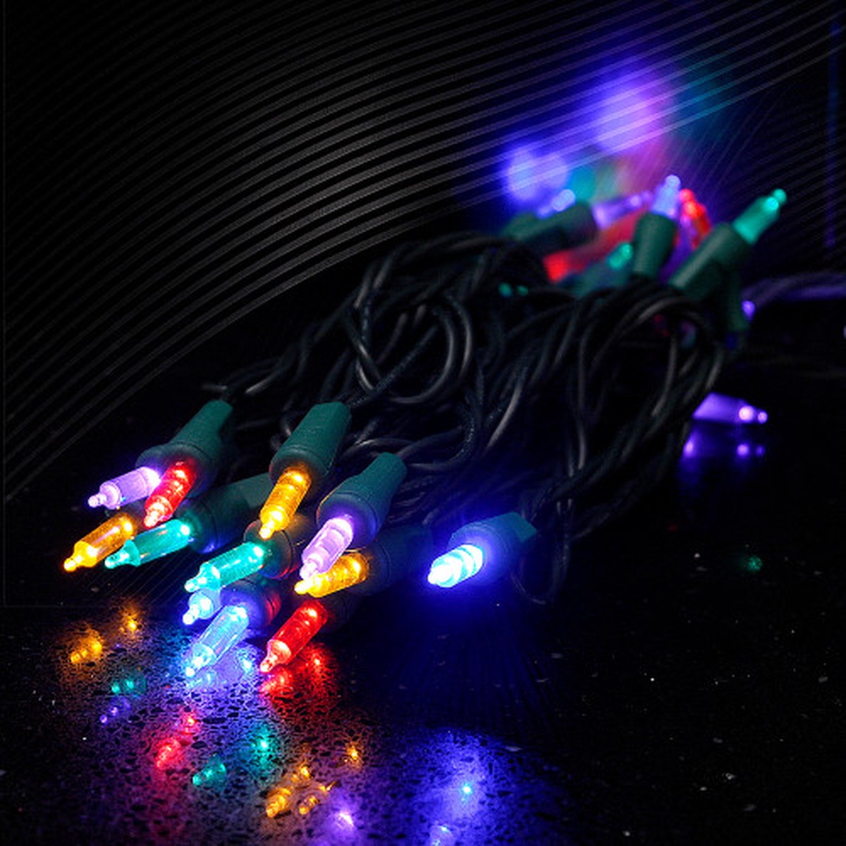 LED T5 Mini Christmas Lights – Multi-Color – 17′ Green Wire – 50ct