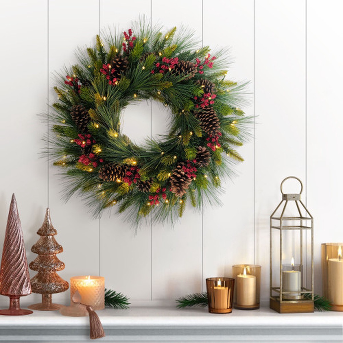 Pre-Lit Artificial Christmas Wreath with Pinecones – 26″ – Warm White LED Lights