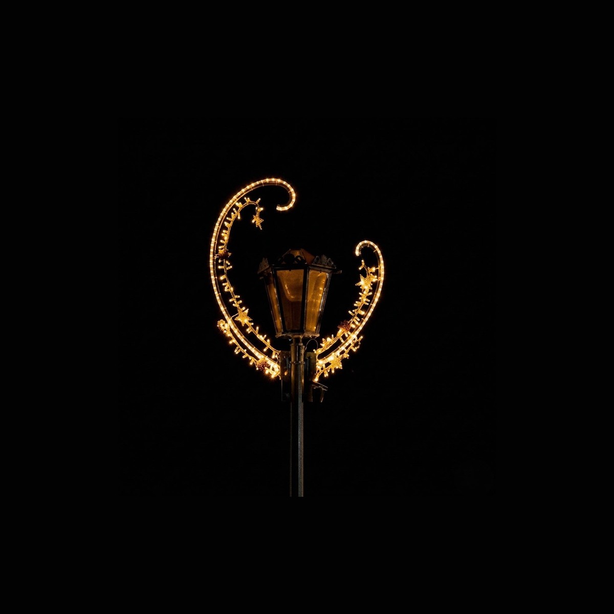 Wing Pole Mount, 4 x 4 x 9, LED (Warm White)