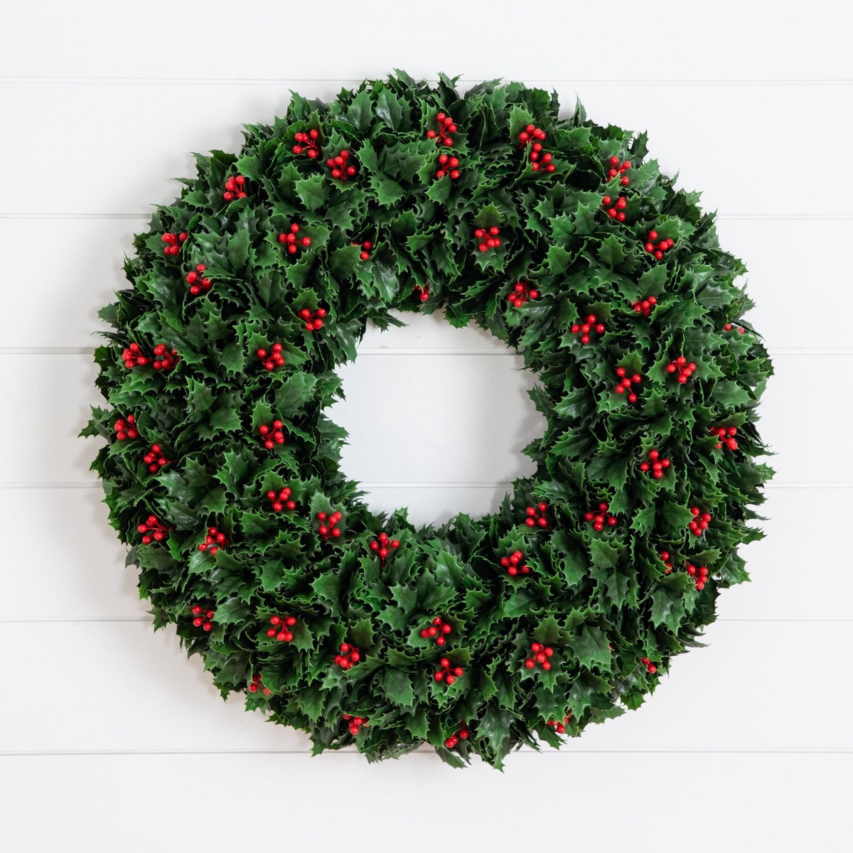 24 UV Resistant Artificial Holly Berry Christmas Wreath (Indoor/Outdoor)