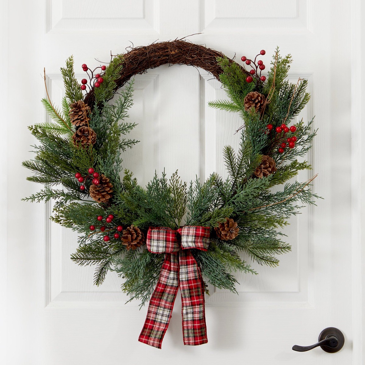 28 Pine and Pinecone Artificial Christmas Wreath with Decorative Bow