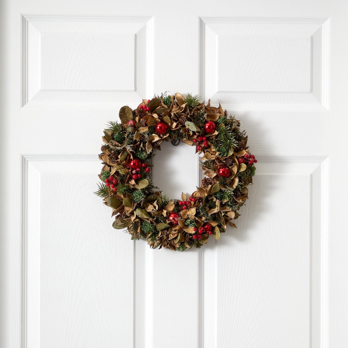 15 Holiday Artificial Wreath with Pine Cones and Ornaments