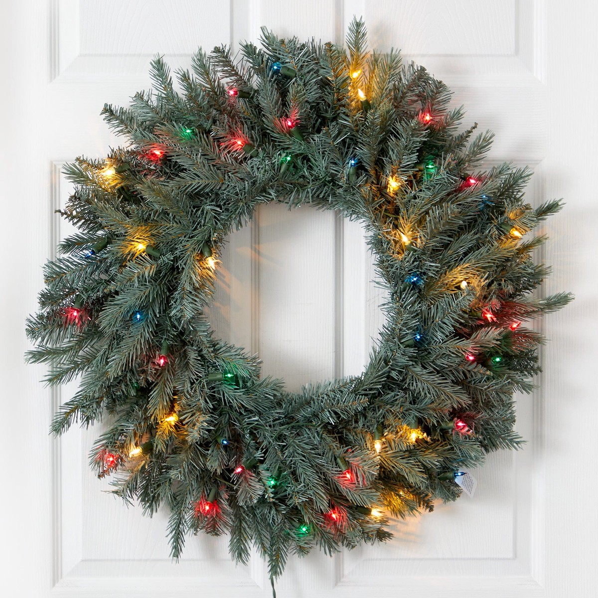 30 Pine Wreath w/Colored Lights
